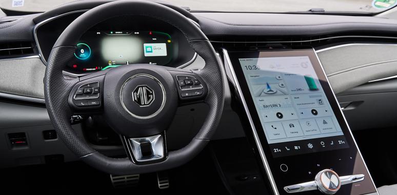 https://www.deutsche-versicherungsboerse.de/images/artikel-slider/maklerprozesse/1301/mg-motor_mg-marvel-r-electric_performance_181_resized.jpg