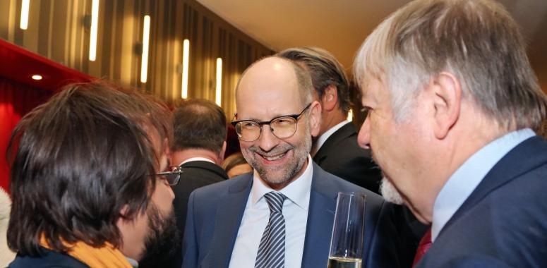 https://www.deutsche-versicherungsboerse.de/images/artikel-slider/maklerprozesse/1428/img_3943_perfectlyclear_resized.jpg