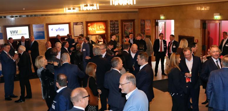 https://www.deutsche-versicherungsboerse.de/images/artikel-slider/maklerprozesse/1428/img_3965_perfectlyclear_resized.jpg