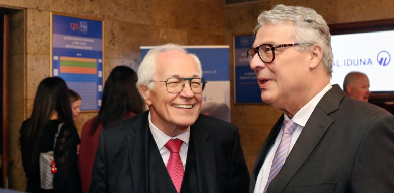 https://www.deutsche-versicherungsboerse.de/images/artikel-slider/maklerprozesse/1428/img_3985_perfectlyclear_resized.jpg
