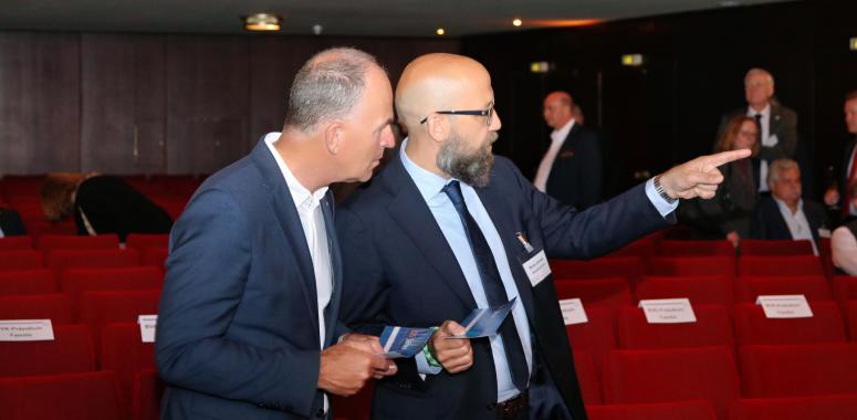 https://www.deutsche-versicherungsboerse.de/images/artikel-slider/maklerprozesse/1428/img_3992_perfectlyclear_resized.jpg