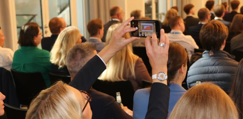 https://www.deutsche-versicherungsboerse.de/images/artikel-slider/maklerprozesse/1523/img_4387_resized.jpg