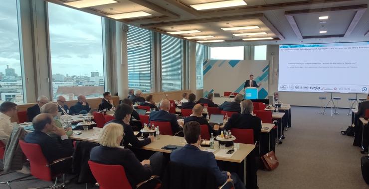 https://www.deutsche-versicherungsboerse.de/images/artikel-slider/maklerprozesse/82/img_20231110_141652_resized.jpg