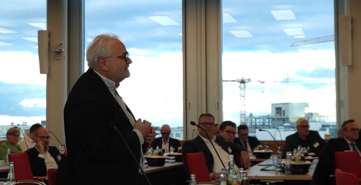 https://www.deutsche-versicherungsboerse.de/images/artikel-slider/maklerprozesse/82/img_20231110_152401_resized.jpg